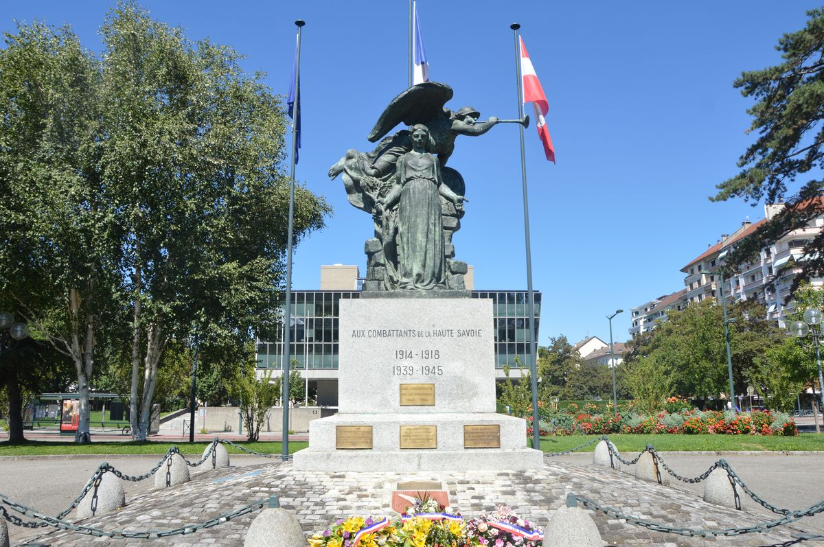 Le monument aux morts de Annecy