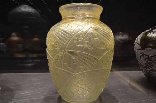 Vase à décor d'épis de blé stylisé - Vase à décor d'épis de blé stylisé, verre soufflé-moulé gravé à l'acide, poudres intercalaires et paillons d'or, 1925