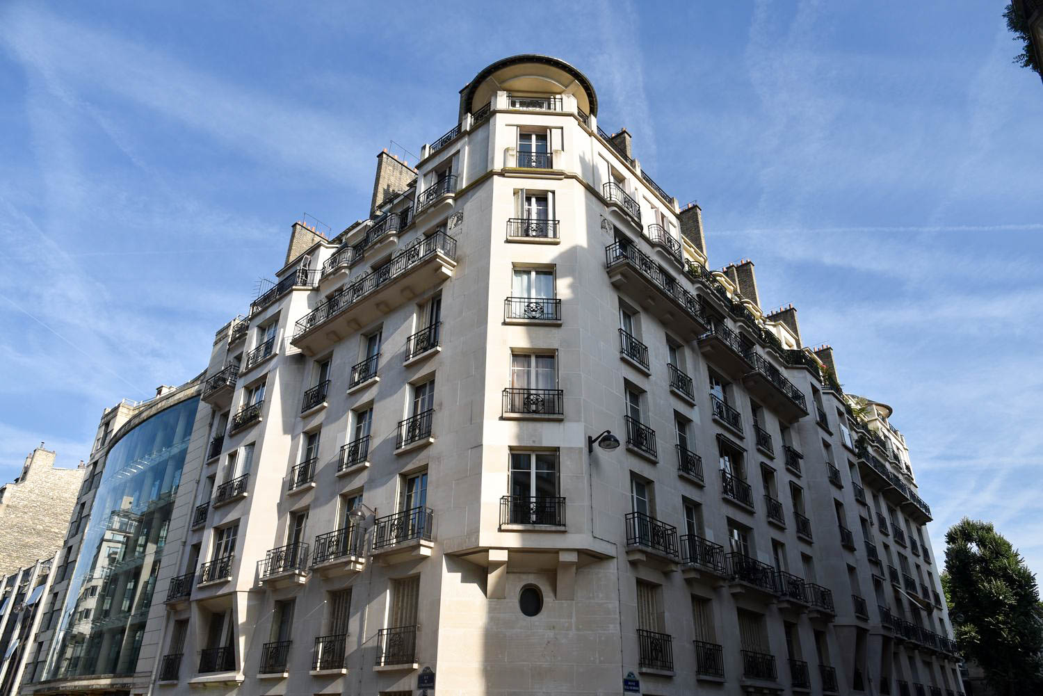 Les immeubles Art Déco de la Rue de l'Université dans le 7ème arrondissement de Paris