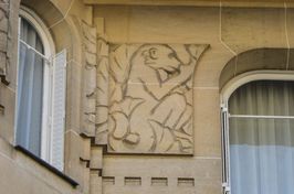 Immeuble Art Déco - Singe macaque