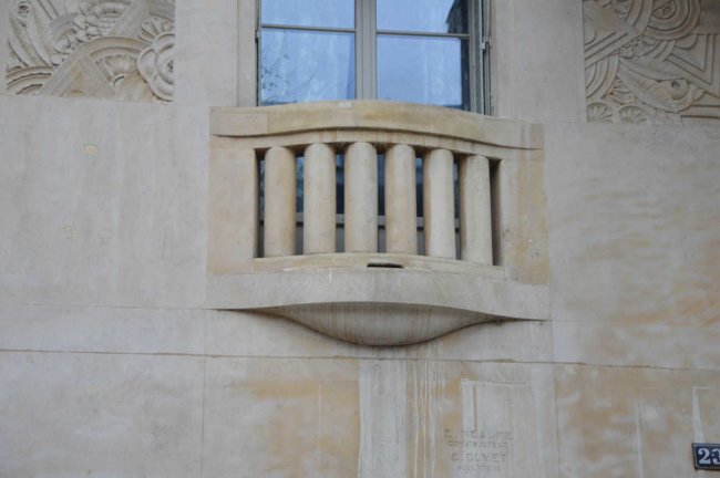 Immeuble Art Déco - balconnet pierre