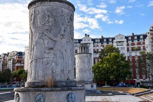 Les fontaines Landowski de la place de la porte de Saint-Cloud, à Paris