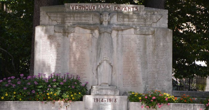 Monument aux morts Art Déco